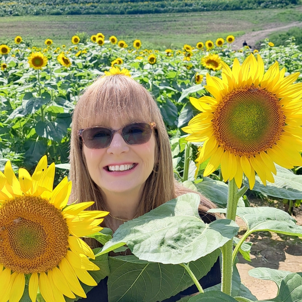 Meet your Posher, Janet - Picture 2 of 12